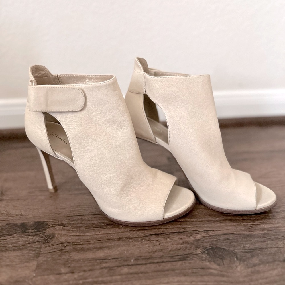 Stuart Weitzman open toe off-white pump, size 7.5
